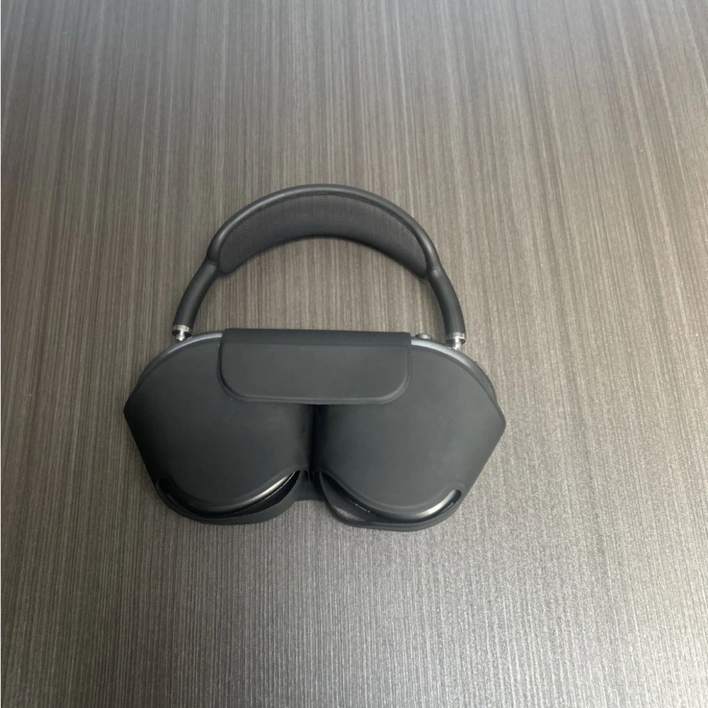 Apple Airpod Maxes Black Over-Ear Headphones